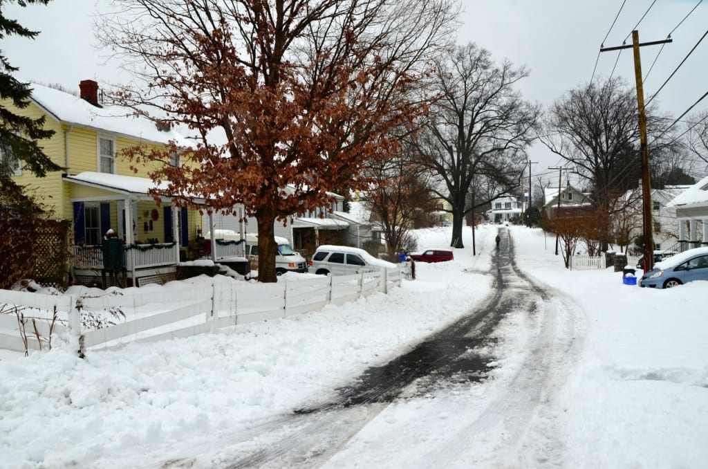 GW DC2014snow5e 1024x678 - A Foot of Snow Blankets East Coast After Hammering the American South