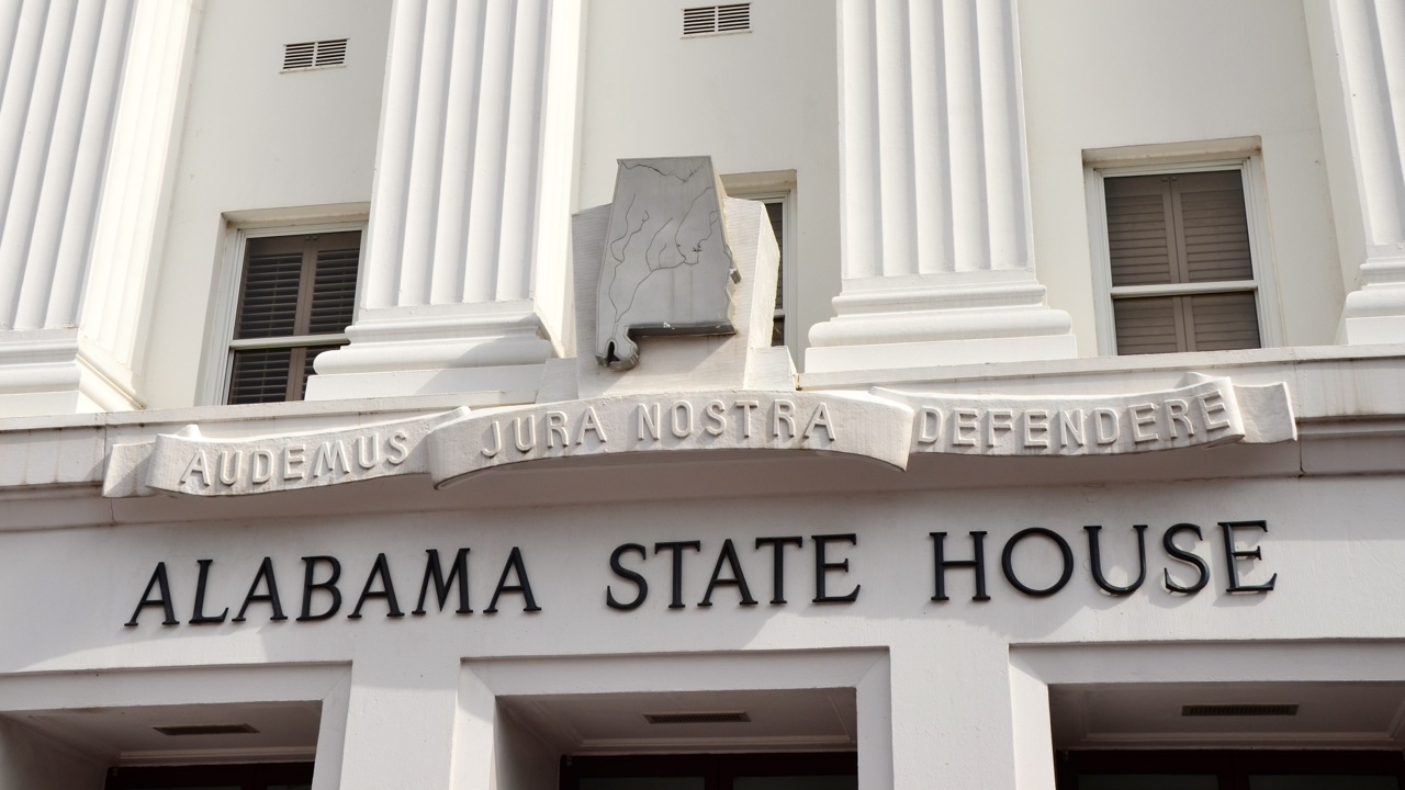 Alabama House Passes Lottery Bill at Midnight, Senate Must Approve in Conference ala statehouse1b - Alabama House Passes Lottery Bill at Midnight, Senate Must Approve in Conference