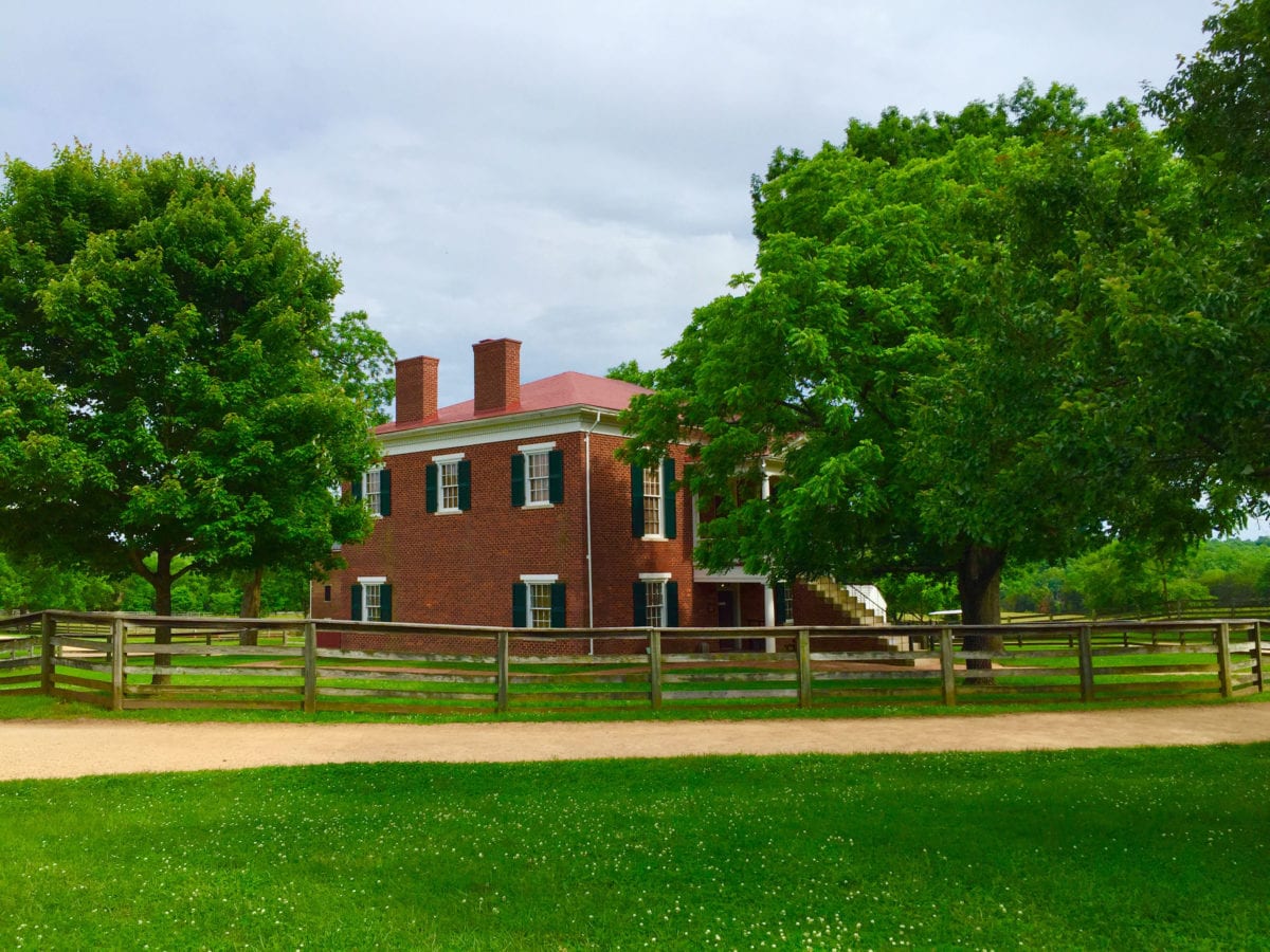 AppomattoxCourthouse1a 1200x900 - Appomattox Court House: Robert E. Lee Surrenders to Grant, Ending Civil War
