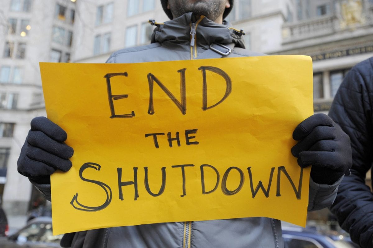 Trump Shutdown National Security Threat Widens, Potentially Leading to Economic Recession GettyImages 1080906482 e1547240661967 1200x798 - Trump Shutdown National Security Threat Widens, Potentially Leading to Economic Recession